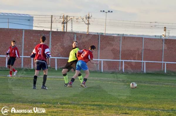 cdValdestillas's tweet photo. Partido viejas glorias 7/12/2014 (foto Alberto del Villar) http://t.co/mJfIjY5GPT
