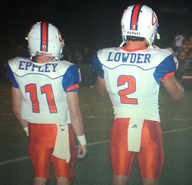 LowderNot's tweet photo. "Hey JT are my pants tight enough" http://t.co/1AI2ZtHIqK