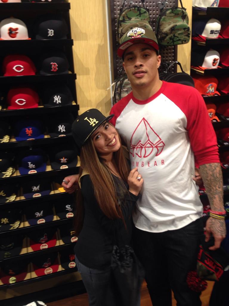 KatJustKillinem's tweet photo. Thanks for signing my shirt! Forever cheering you on @KSTiLLS 😘💛 #NewEra #WhyIsHeSoFine #MyAssShortAF http://t.co/qnWuGFIz3H