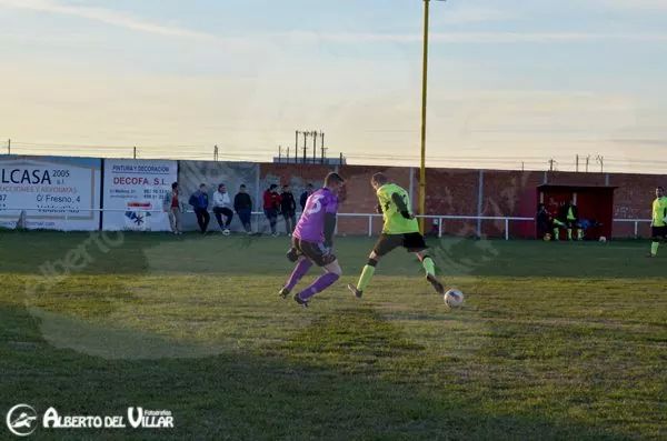cdValdestillas's tweet photo. Partido viejas glorias 7/12/2014 (foto Alberto del Villar) http://t.co/Aqacu9VESG