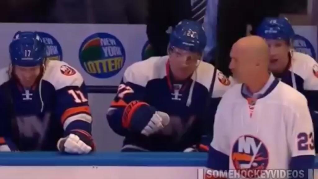 JBuonoNYI's tweet image. The #Isles are 0-2 since Bobby Nystrom failed to fist bump Anders Lee.