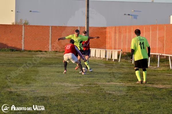 cdValdestillas's tweet photo. Partido viejas glorias 7/12/2014 (foto Alberto del Villar) http://t.co/arfETZUrnT