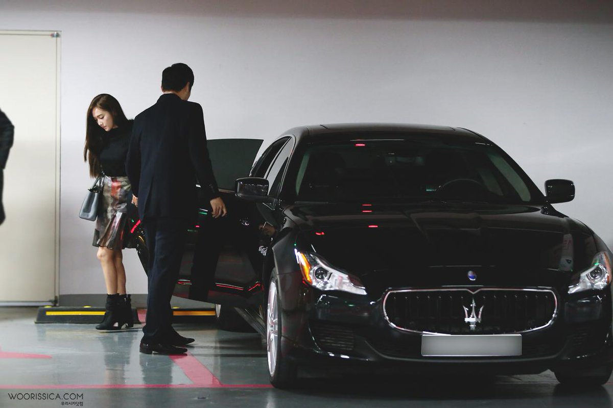 maeJS_syoo's tweet image. “@woorissicacom: 131125 FENDI Jessica 10p
woorissica.com/xe/index.php?m… http://t.co/HSWP0c4mQu” #QueenJessica