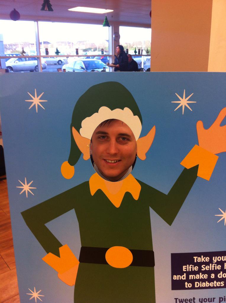 jdmalone1985's tweet photo. #elfieselfie @DiabetesUK Hereford 2 getting in the spirit http://t.co/hUJcvRXTqP