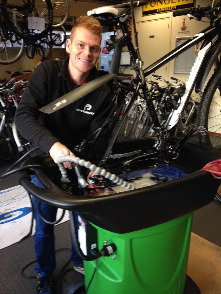 Wilt u uw fiets ook schoon laten maken? Informeer in onze werkplaats.