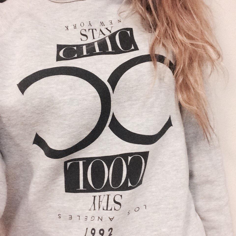 KDubb_5's tweet photo. You wear your heart on your sleeve, I wear reminders on my sweaters. stay chic stay cool #finals http://t.co/XQ1zWBpMrM