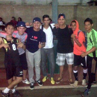 leonardomavo's tweet photo. Con el equipo #DeportivoSantaAna http://t.co/VUEvKrB3GS
