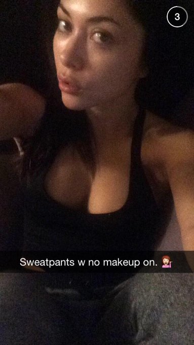 ?RT @jerr209: Damn @AriannyCeleste personally snapchated me ??? http://t.co/uJmVzH4Cny