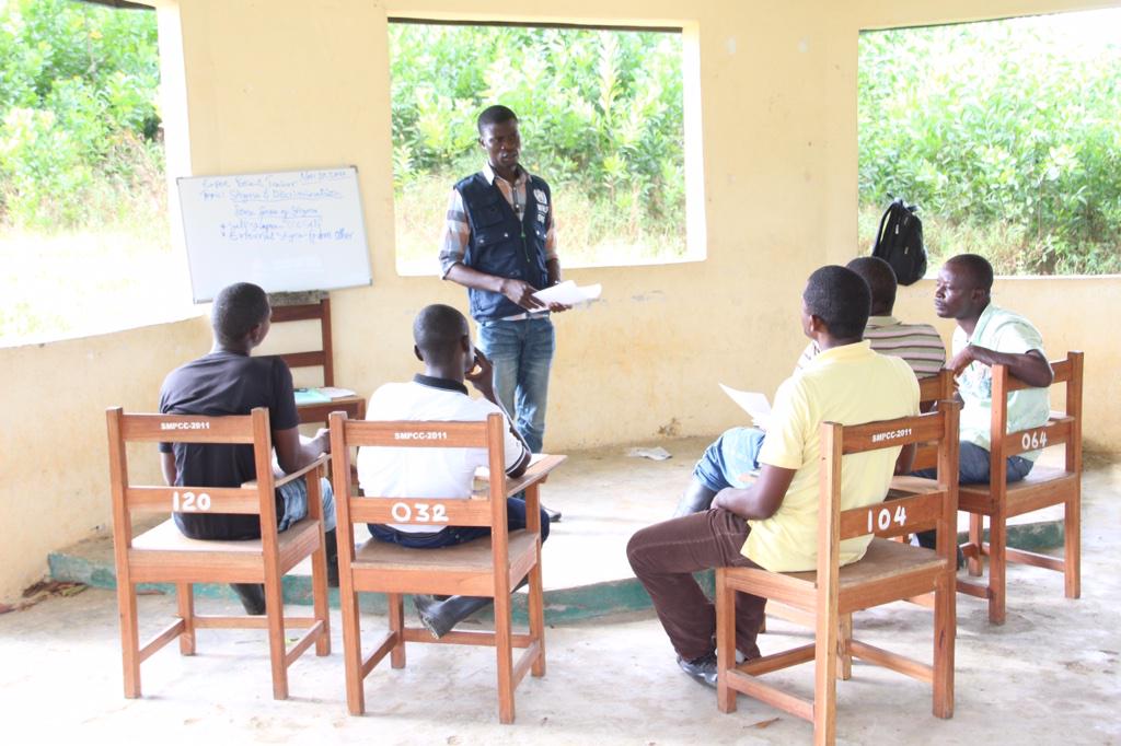 UN's tweet photo. Ebola survivors w/ medical backgrounds play a critical role in @WHO #EbolaResponse programmes http://t.co/D67z1qBTcT http://t.co/ZIxSLDtWzT