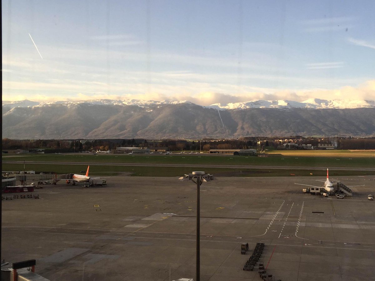AmShipJon's tweet photo. Informative and wide-ranging discussion at IATA Cargo Media Day (and a great view from the conference room). #Geneva http://t.co/C5ubRw0Eu4
