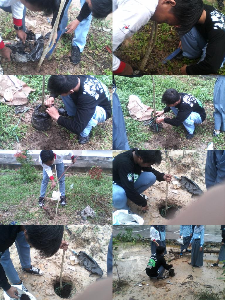 Saat penanaman bibit pohon di lapangan belakang <a href="/smkn3bpn/">SMKN 3 Balikpapan</a> <a href="/GreenGnrBpn/">#GGAwards2016</a> #GGSchoolinAction