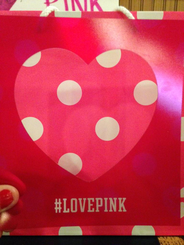 cbendall23's tweet photo. @PINKFresnoState all I want for Christmas is pink. #BiggestNightOnCampus http://t.co/W7ocCLcTjT