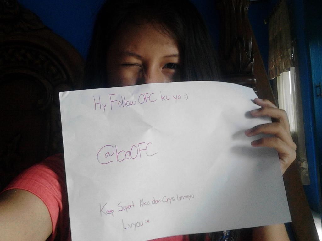 IcaOFC's tweet photo. "@CrysIca_: @IcaOFC http://t.co/kMPKhhtLWw"thank you sign in nya princes :*