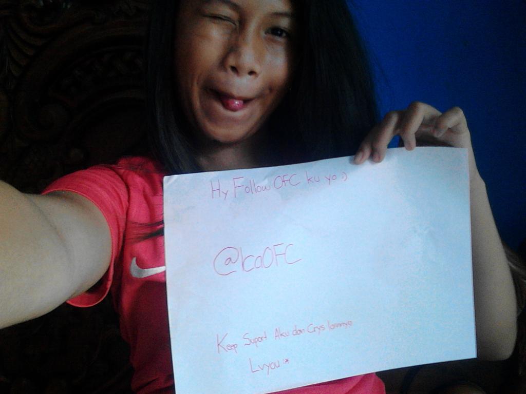 IcaOFC's tweet photo. "@CrysIca_: @IcaOFC http://t.co/kMPKhhtLWw"thank you sign in nya princes :*