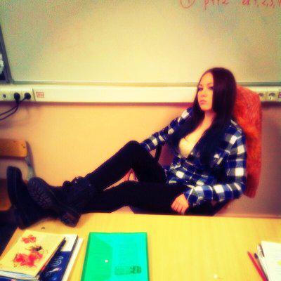 Veronika_Night's tweet photo. Английс��ий... А как проходят ваши уроки? :D http://t.co/10mN2Dd3wb