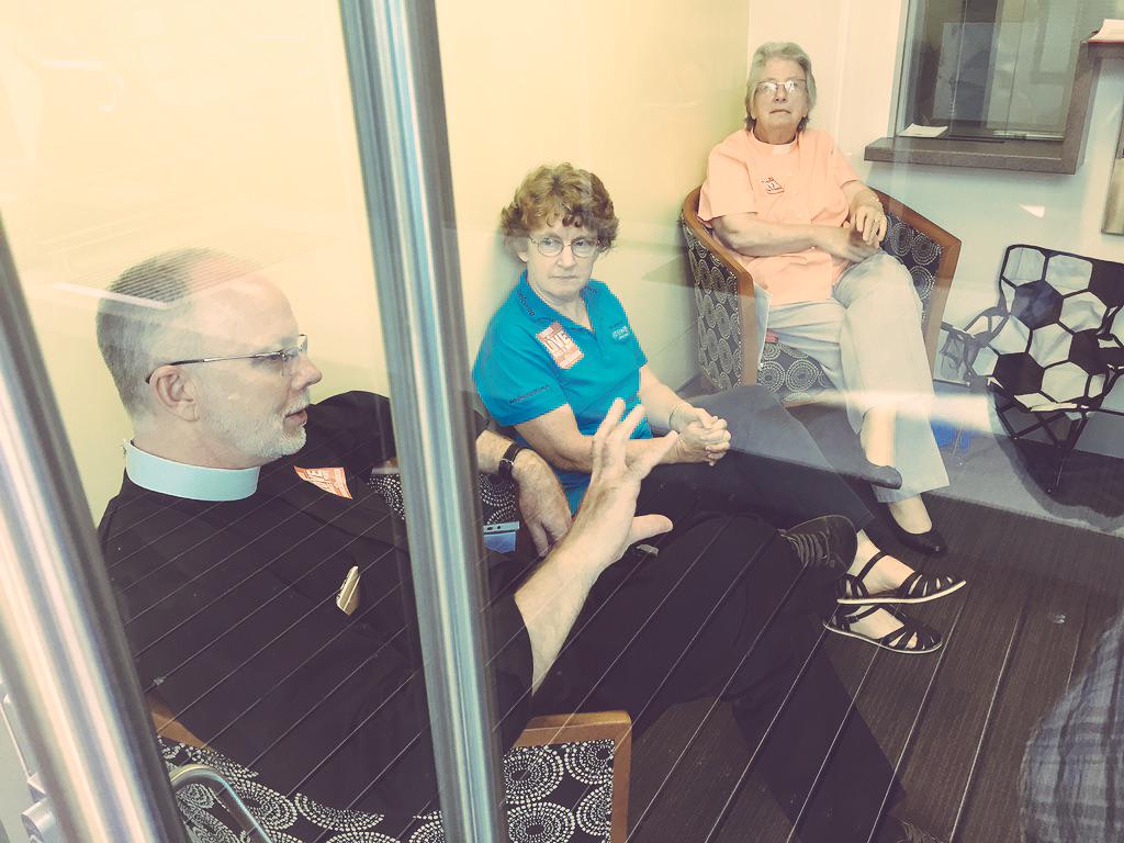 #breaking 5Christian leadrs prayin 4 asy skr kids- arrested, released no charge Snr Brandis office BNE #LoveMakesAWay