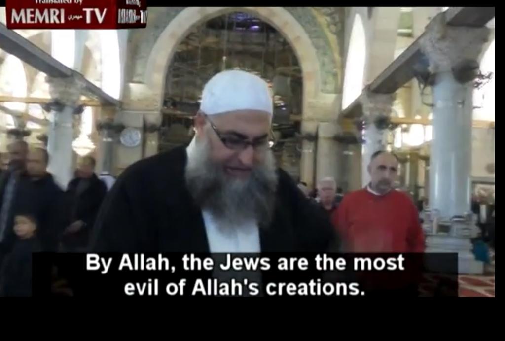 IsraelAlways's tweet photo. Ever wondered what goes on in the #AlAqsa ? Take a look. http://t.co/e7ceuf2p68 #Israel #LifeUnderTerror http://t.co/ps5XxgShsg