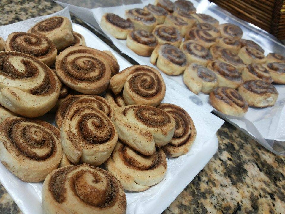 ICShack's tweet photo. Come and have some Cinnabon. :D http://t.co/uEpL41ZcpB