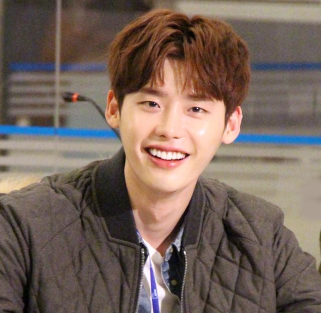 달포 (#이종석) 와 함께하는 드라마 #피노키오 촬영장 비하인드 스토리! 이종석의 30시간을 공개합니다. http://me2.do/GiPsgAlh 달포 사진보며 하루종일...