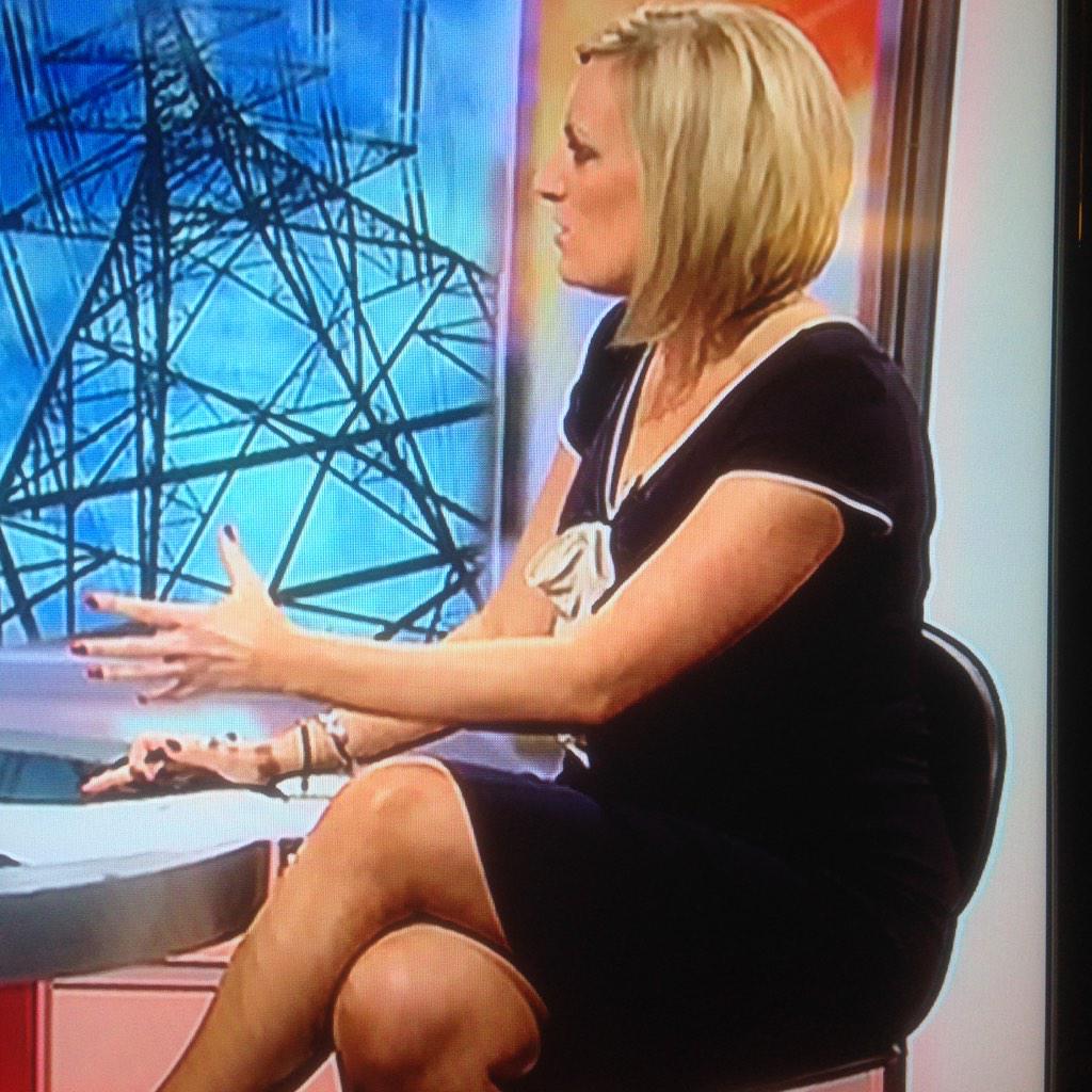 Steph McGovern this morning on breakfast news #ukcelebsinheels #somethingabouther #heels #legs