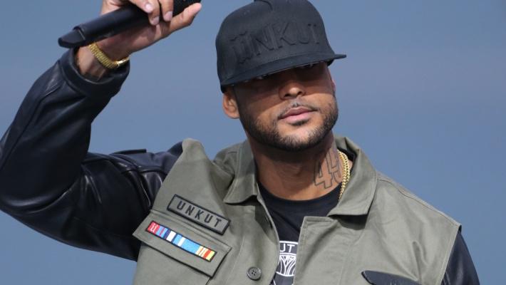 bfmbusiness's tweet photo. Booba: "en France, il faut donner la parole et les rênes à la jeunesse" http://t.co/PY4i7Z3VSM http://t.co/MBjPgUBqW7