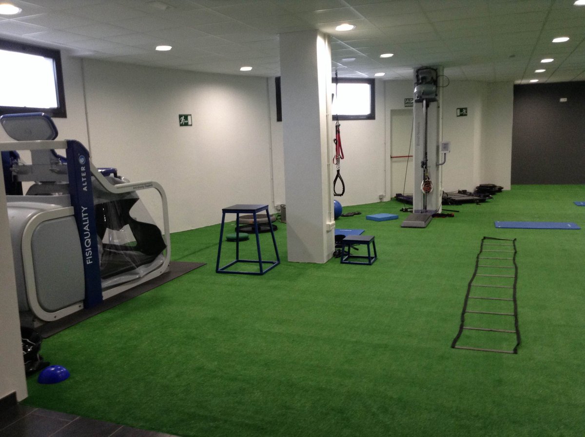 kaypuentes's tweet photo. Preparando sesión Entrenamient Personal @FisioLasMesas Instalaciones Top al alcance d todos #CentroDeportivoLasMesas http://t.co/hIdG2WtUhN
