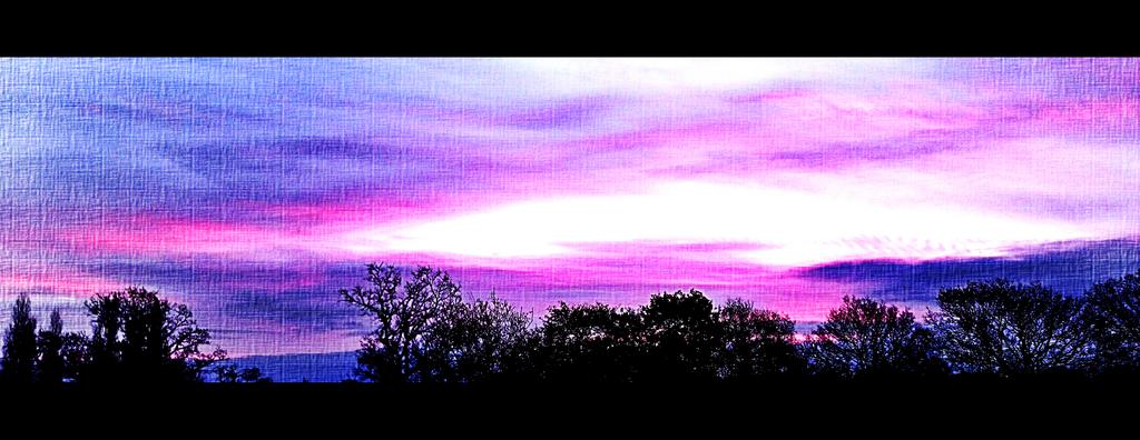 FieldVince's tweet photo. @ZoeTheBall . Portsmouth too, is it the same sky miss Ball? http://t.co/rXYhctZVOy