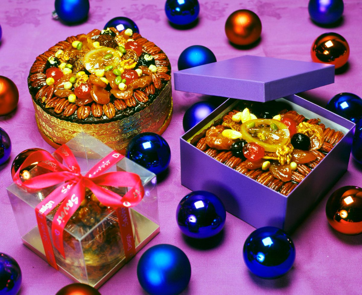 prgirl65's tweet photo. The Christmas Collection by @eric_lanlard - two words #superglamorous cc @DG_photographer http://t.co/bYCvT5PvPW