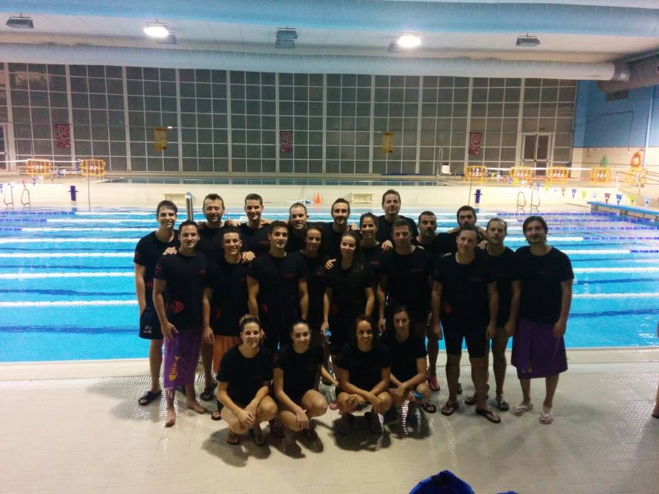 CNDosHermanas's tweet photo. El equipo master se desplaza, con 21 nadadores a Velez-Málaga, 3ª jor. camp.de Andalucia, Dispuestos a arrasar!!!!! http://t.co/VESRpTbvTI