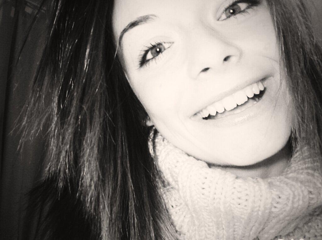 Andriuus69's tweet photo. Comienza por hacerle caso a tu risa 😊 http://t.co/PANYVZQZGR