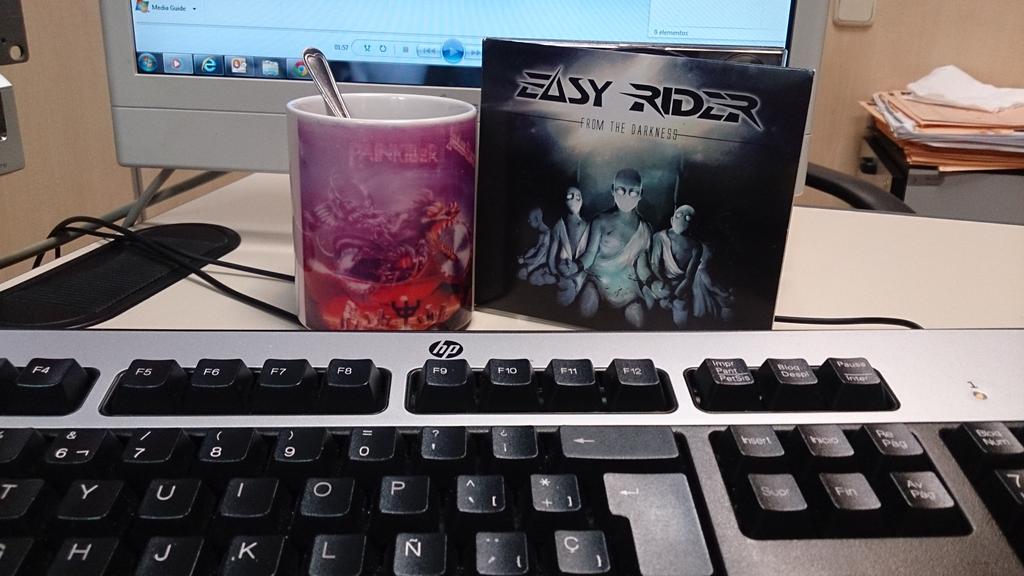 Empecemos bien el día!! Gracias, <a href="/easyridermetal/">Easy Rider</a> <a href="/Jvquiros/">Javier Villanueva</a> <a href="/judaspriest/">Judas Priest</a>