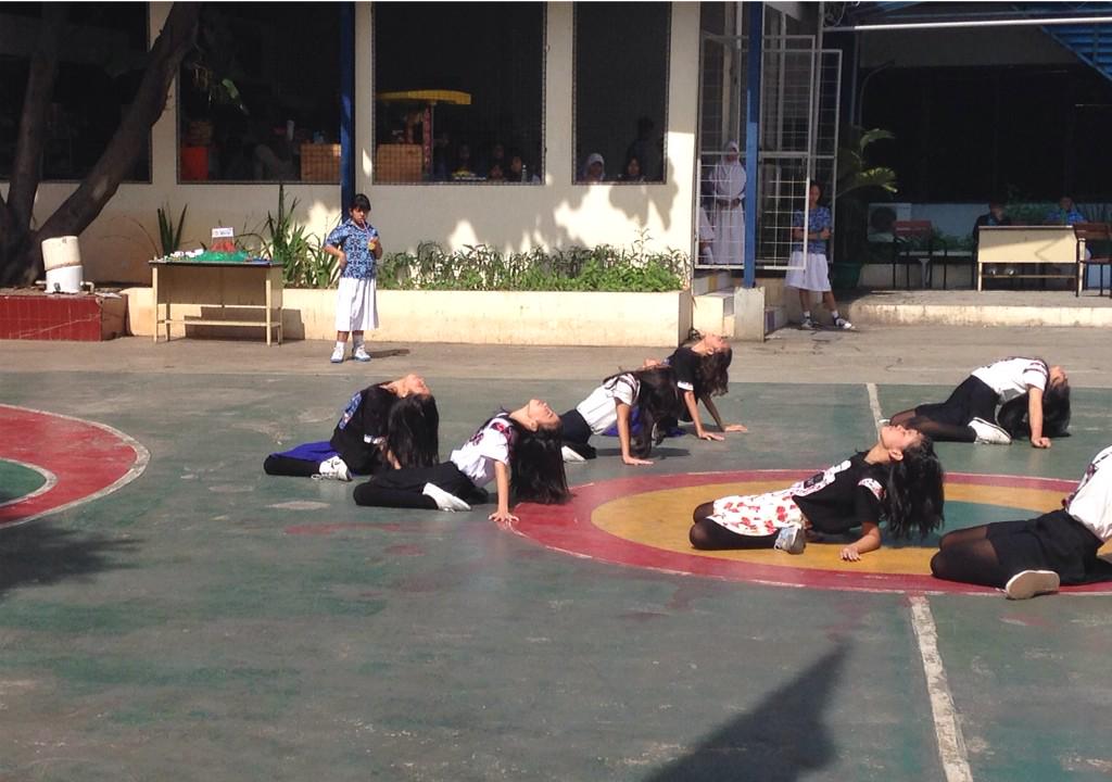 DanceBL's tweet photo. Ditutup dengan keren #TodayPerform http://t.co/KQ74T7PWzO