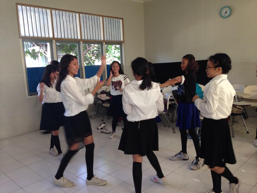DanceBL's tweet photo. Latihan dulu sebelum tampil #TodayPerform http://t.co/mitHz7Zn9y