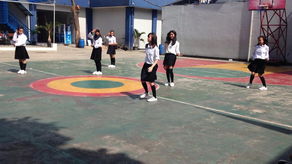 DanceBL's tweet photo. #TodayPerform modern dance Problem http://t.co/F1SgnAHfZf