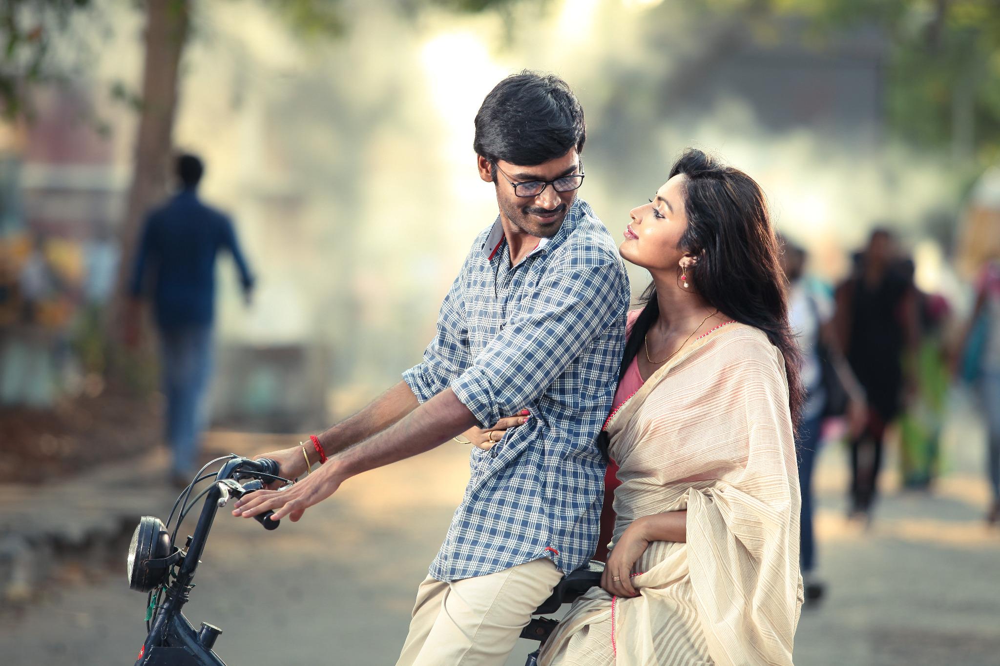 cinemaraj on Twitter: "#Dhanush and #AmalaPaul in telugu movie #RaghuvarnBtech stills http://t.co/VkRz2I9wkn" / Twitter