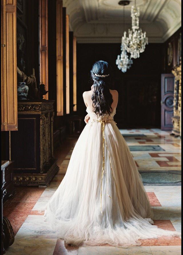 Modern__Bride's tweet photo. Simply stunning Enchanted Atelier by liv hart 2015 @EnchantdAtelier #modernbride #wedding http://t.co/dn8T6tTM8q