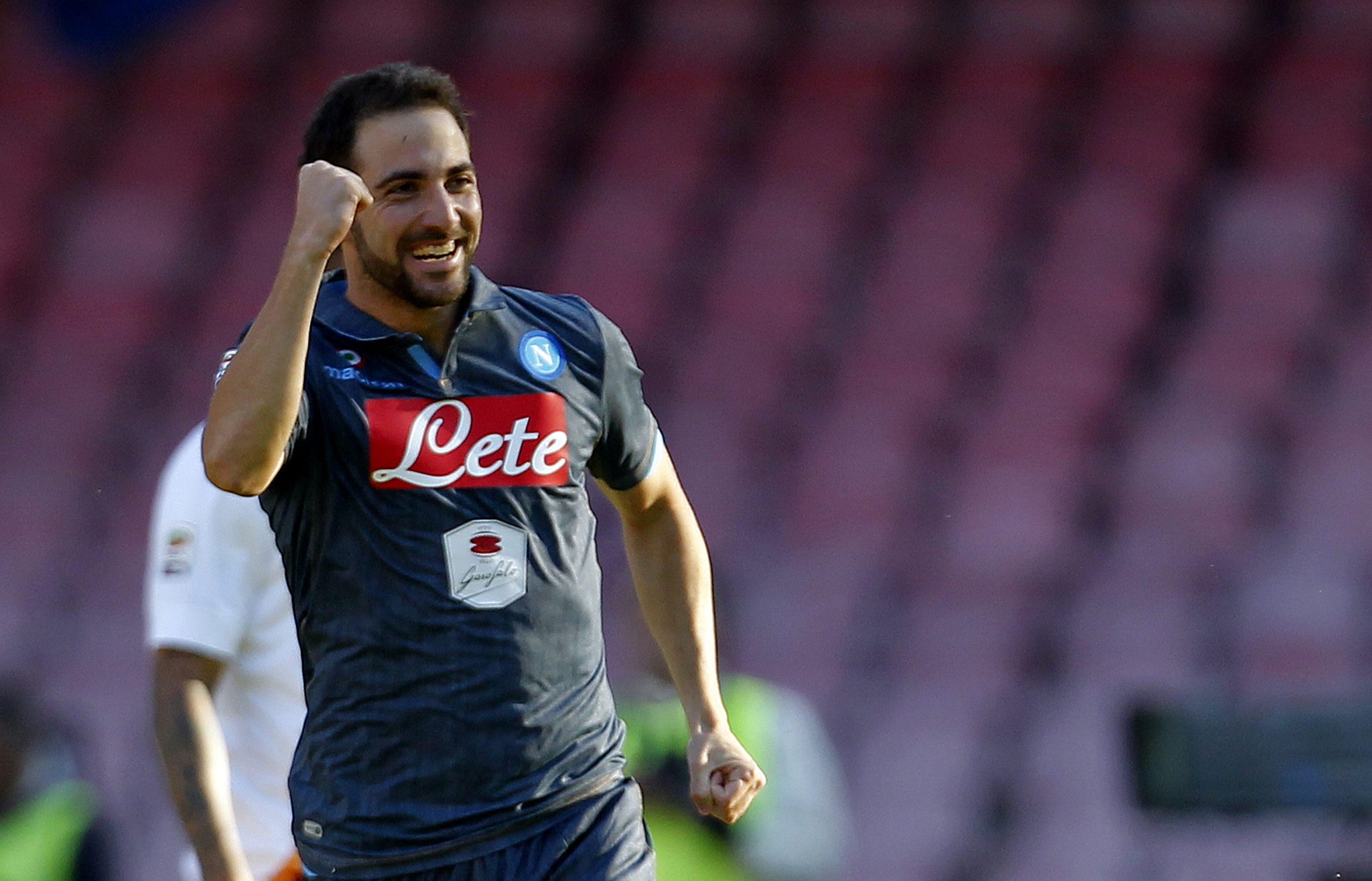 Happy 27th birthday Gonzalo Higuaín. Hes scored 24 goals in 46 Serie A games since signing for Napoli. 