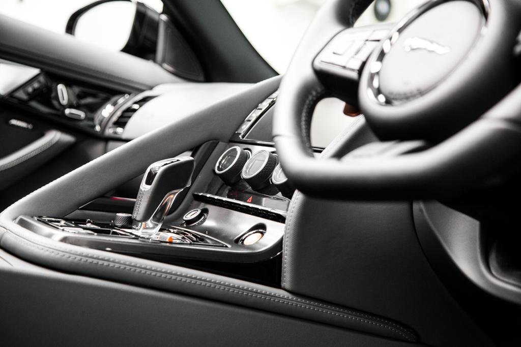 PremierVelocity's tweet photo. *****MIDWEEK SPECIAL****

Jaguar F-Type 5.0 V8 S - £425 Per Day  

Please call 01920 469002 http://t.co/9Y4dFrENEP