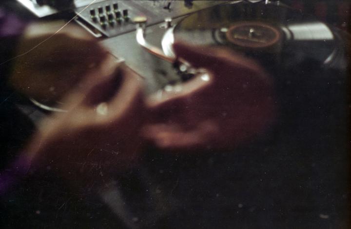 HipHopARQ's tweet photo. [PHOTO] #ELCORRO2 Analog Pic by @Jotagrafia  #hiphop #rap @DanoZiontifik http://t.co/llzq9Lp9kQ