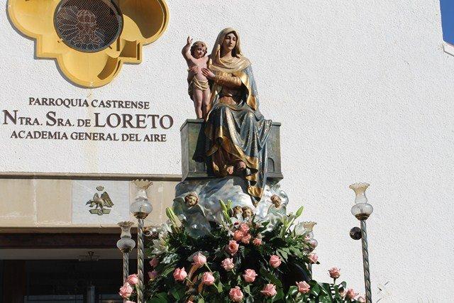 fisher2elite's tweet photo. Felicidades aviadores. Hoy es 10 de Diciembre, festividad de nuestra Señora de Loreto, patrona del @EjercitoAire http://t.co/6epRDqyhlN