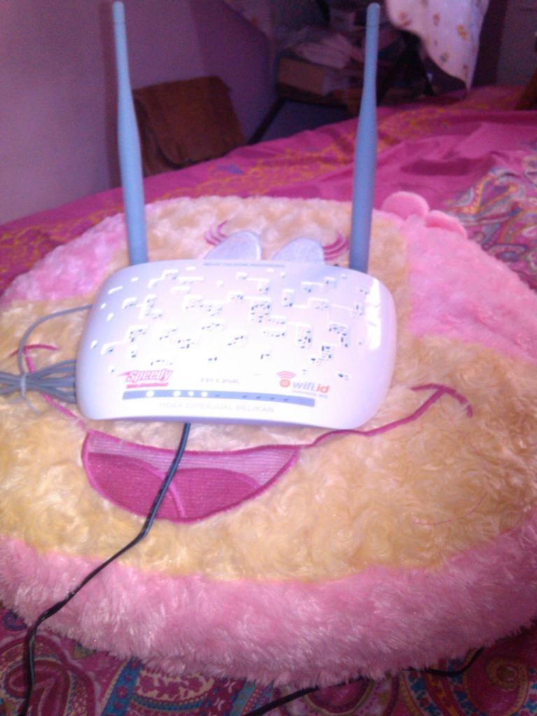 Speedy lancaaarrrr 😁 gak sudi lagi pake smartfren ! Masa paket kuota udah kaya unlimited !! Payah !!