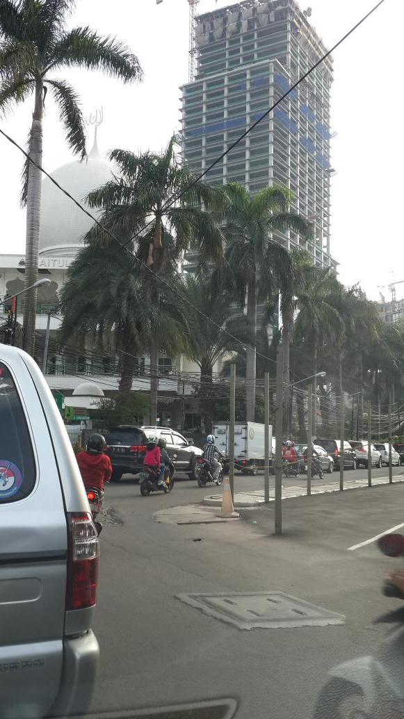 jl guru mughni padat menuju gatot subroto <a href="/TMCPoldaMetro/">TMC Polda Metro Jaya</a>