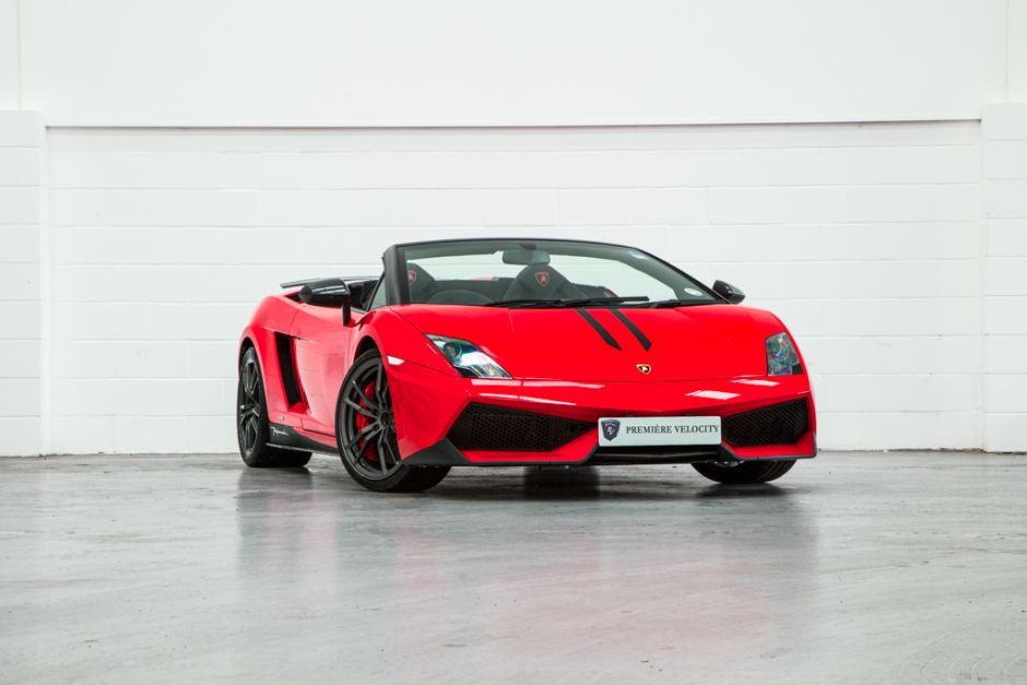 PremierVelocity's tweet photo. *****MIDWEEK SPECIAL******

Lamborghini LP-570 Performante Edizione Tecnica £785 Per Day 

Call 01920 469002 http://t.co/QMlqchJxRI