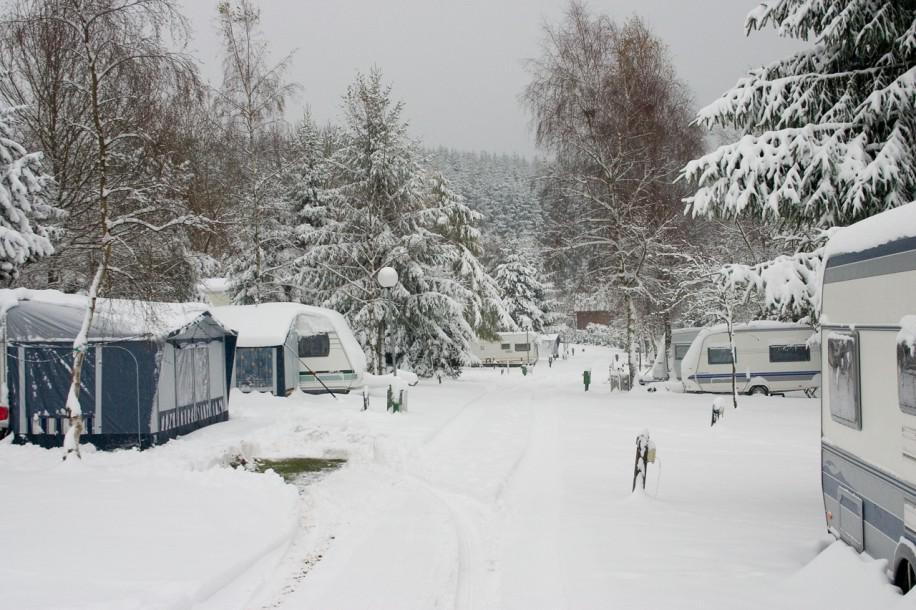 Vier de #kerstvakantie op Petite Suisse in de Belgische #Ardennen! #Lastminute #korting petitesuisse.be/kerstvakantie #RT