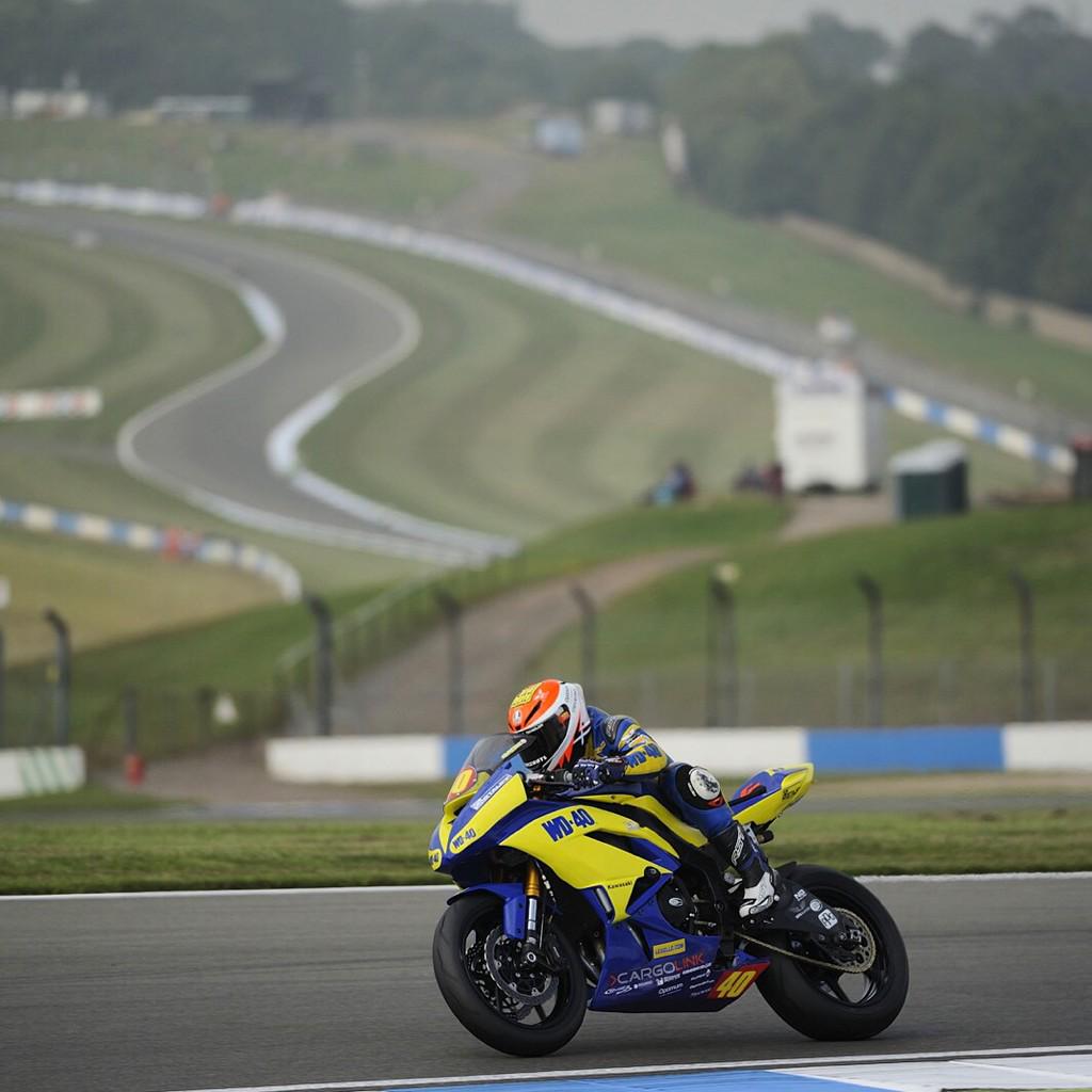 GRMotoSport's tweet photo. Fantastic #trackshot @DoningtonParkUK @tazmac95 @OfficialBSB #teamwd40 #gorgeouscurves http://t.co/UnryI6Aky8