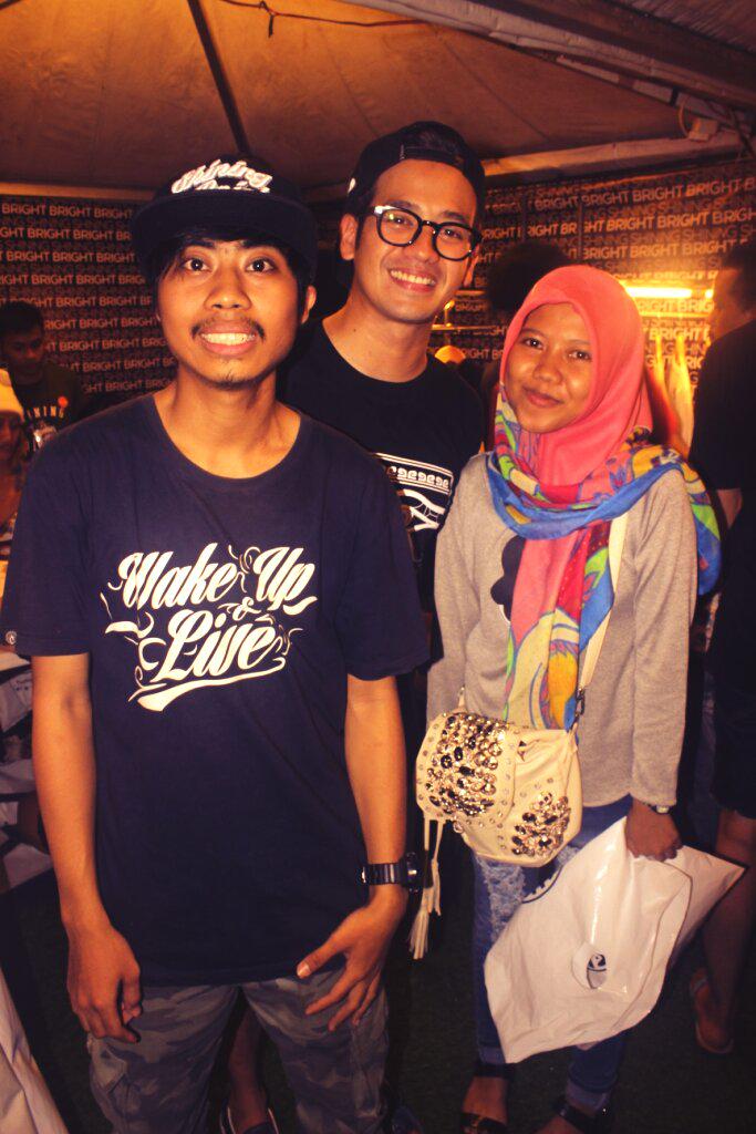 With tarra <a href="/ShiningBrightTM/">shining BRIGHT!</a> #jakcloth
