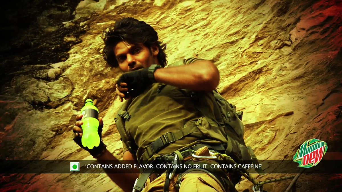 arya_official_'s tweet photo. .@MountainDewIn Nothing explains the term #EdgeofFear better than this picture! http://t.co/1RkLJnwr7L