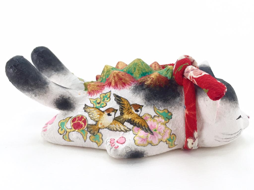 小夏屋 眠りネゴラカスタム 日光の眠り猫の彫刻をイメージして塗りました 牡丹の花の下で眠る猫 裏側には雀が飛んでいます 平和を表しているんだそうです Http T Co Mbljxnuyw5