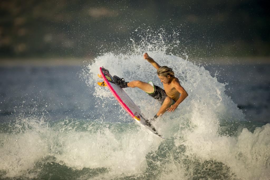 RBContentPool's tweet image. A behind the scenes glimpse at surfing with #SurfScience. Press images
win.gs/1w81d9t @JakeMarshall760