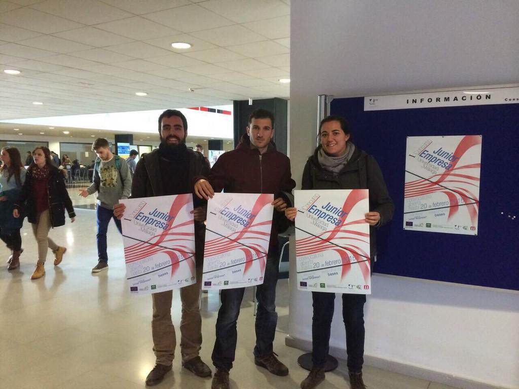 MalagaCom's tweet photo. Ya tenemos los carteles del Concurso #JuniorEmpresa: Empieza la difusión @FJESUR @FactorE_UMA http://t.co/DiumKTnE0J http://t.co/iXSbNxBH9P